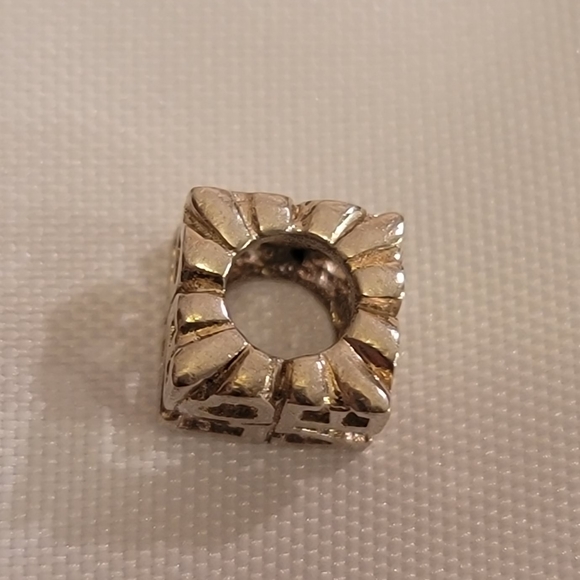 925 Sterling Silver "L❤️VE" cube charm. Fits Pandora Type Bracelets - Picture 3 of 4